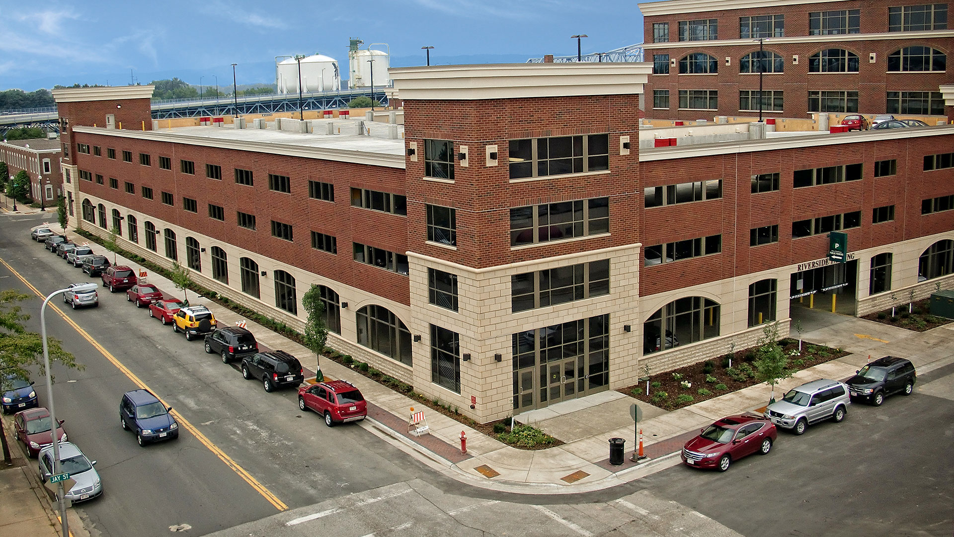 Riverside Center Parking Structure1 raSmith